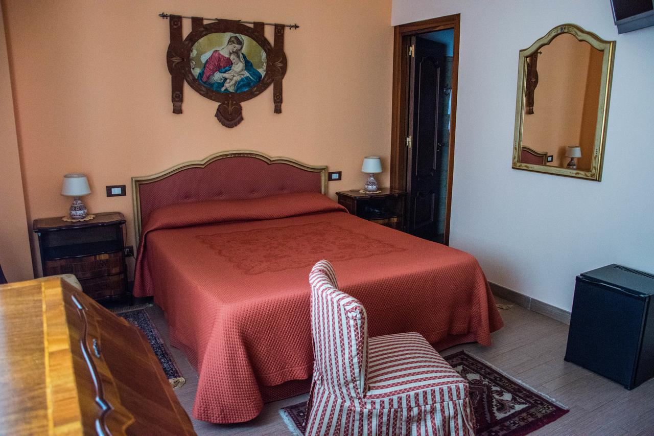 B&B Villa Liliya Fiumefreddo di Sicilia Kültér fotó