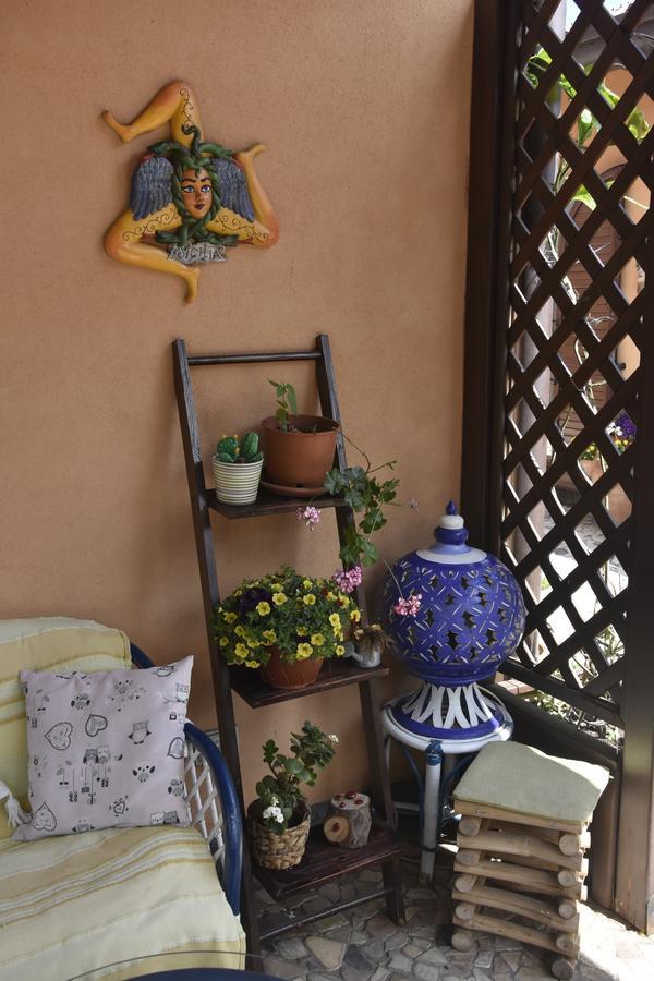 B&B Villa Liliya Fiumefreddo di Sicilia Kültér fotó